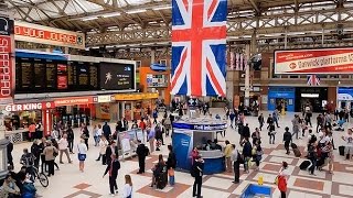 A Walk Through The London Victoria Station London England [upl. by Clary712]